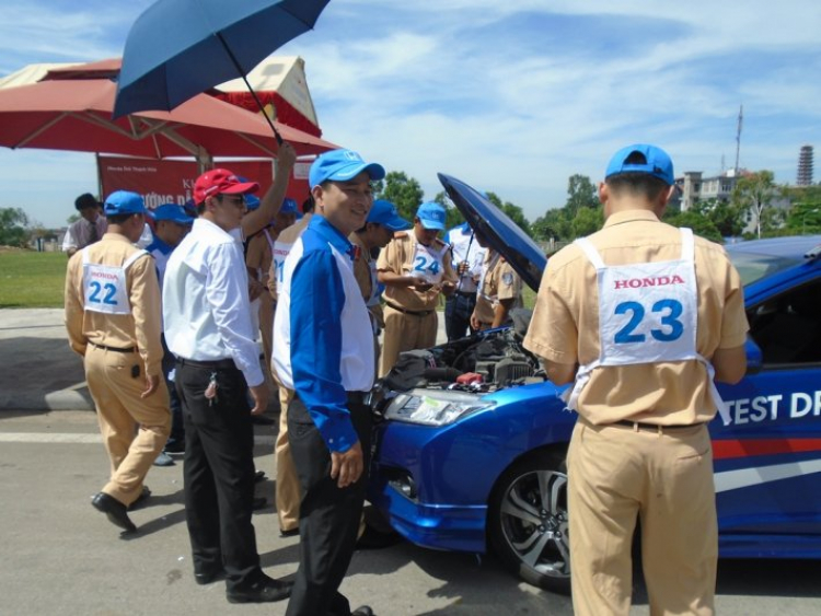 Honda Việt Nam khởi động chuỗi hoạt động đào tạo lái xe ô tô an toàn trong năm 2015