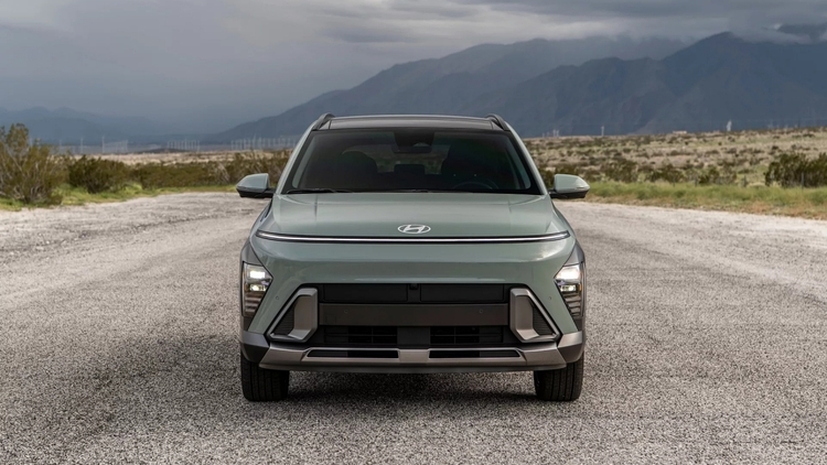 Hyundai Kona 2024 chốt giá bán từ 582 triệu đồng, bản chạy điện có phạm vi hoạt động 418 km
