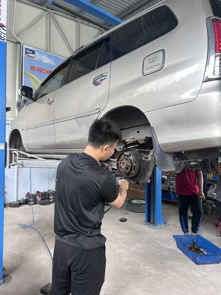 GARAGE TÍN PHÁT. 2/117 Đường Số 8,Bình Hưng Hòa,Bình Tân (Đối diện Aeon Tân Phú).