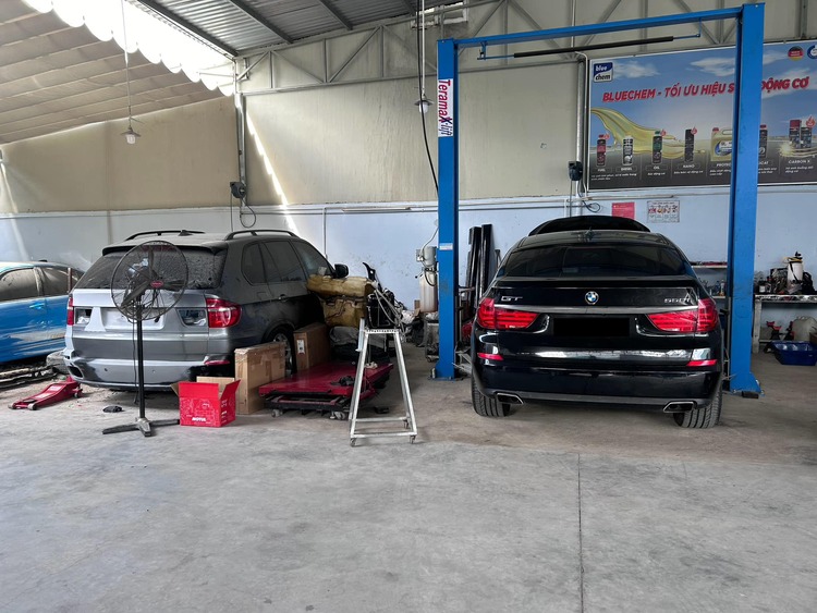 GARAGE TÍN PHÁT. 2/117 Đường Số 8,Bình Hưng Hòa,Bình Tân (Đối diện Aeon Tân Phú).