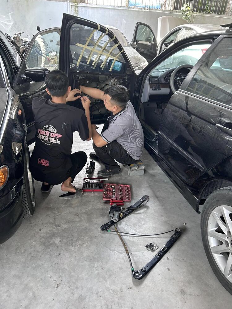 GARAGE TÍN PHÁT. 2/117 Đường Số 8,Bình Hưng Hòa,Bình Tân (Đối diện Aeon Tân Phú).