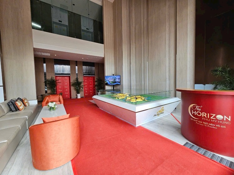 The Horizon ngay Hồ Bán Nguyệt, cách Crescent Mall vài phút đi bộ The Horizon ngay Hồ Bán Nguyệt, cách Crescent Mall vài phút đi bộ