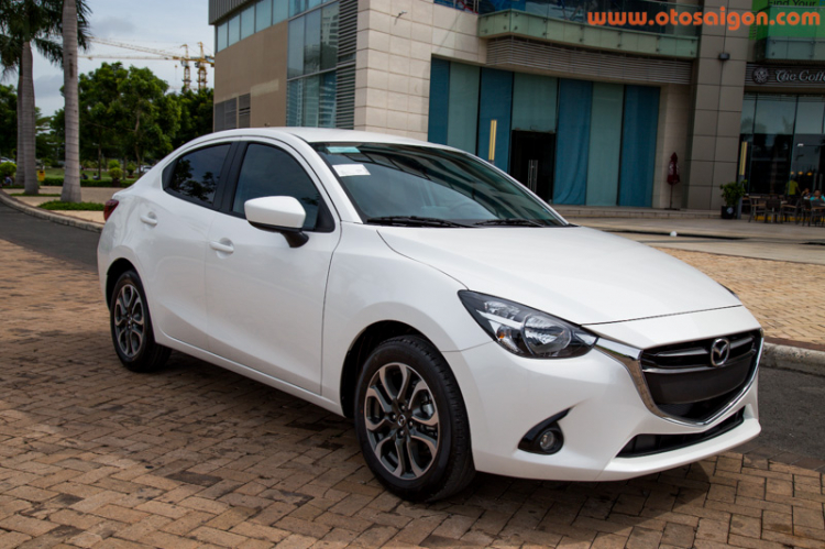 Cận cảnh Mazda2 2015 phiên bản sedan tại Việt Nam