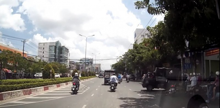 Em vừa bị xxx lấy bánh mì Em vừa bị xxx lấy bánh mì