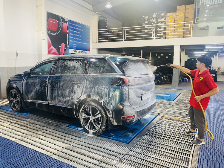 Rửa xe ô tô tại Thủ Đức