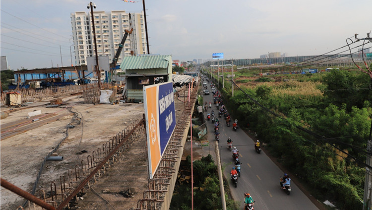 Hợp long cầu Nam Lý ở cửa ngõ TP HCM sau 4 năm "đắp chiếu"