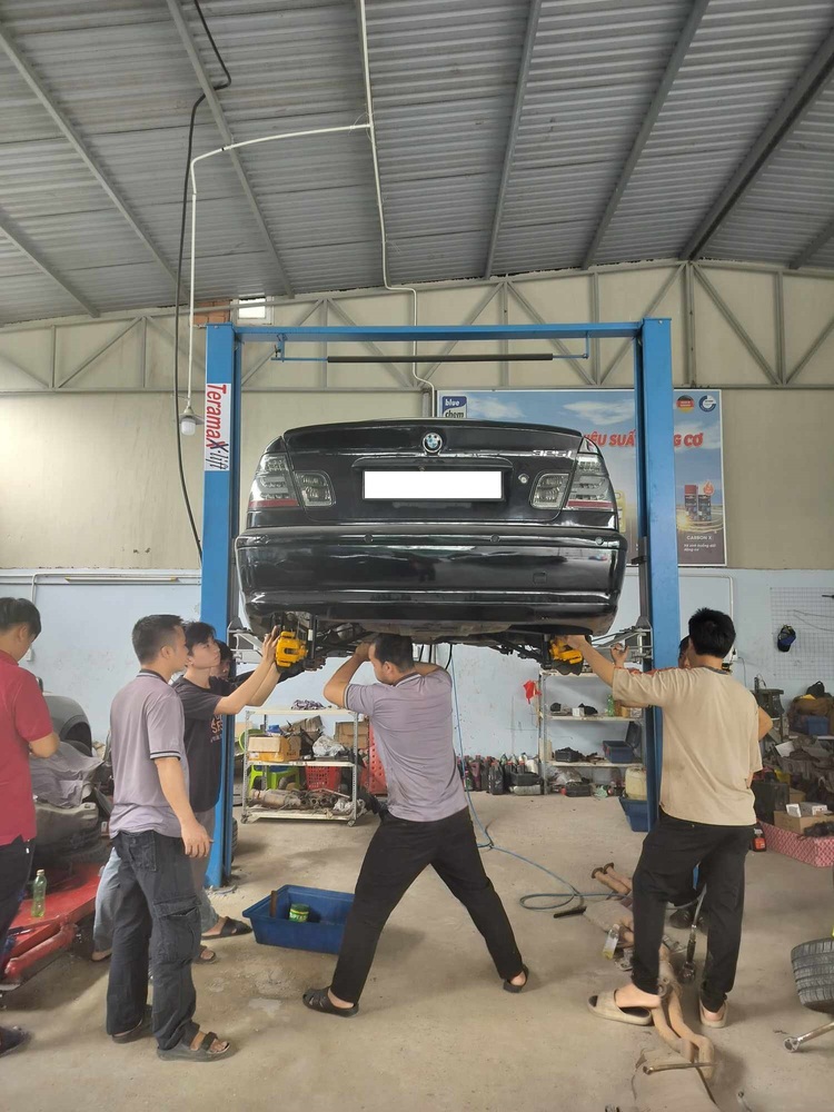 GARAGE TÍN PHÁT. 2/117 Đường Số 8,Bình Hưng Hòa,Bình Tân (Đối diện Aeon Tân Phú).