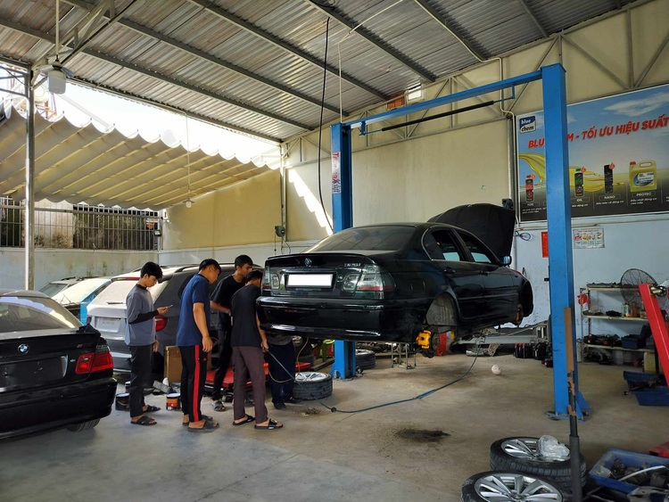 GARAGE TÍN PHÁT. 2/117 Đường Số 8,Bình Hưng Hòa,Bình Tân (Đối diện Aeon Tân Phú).