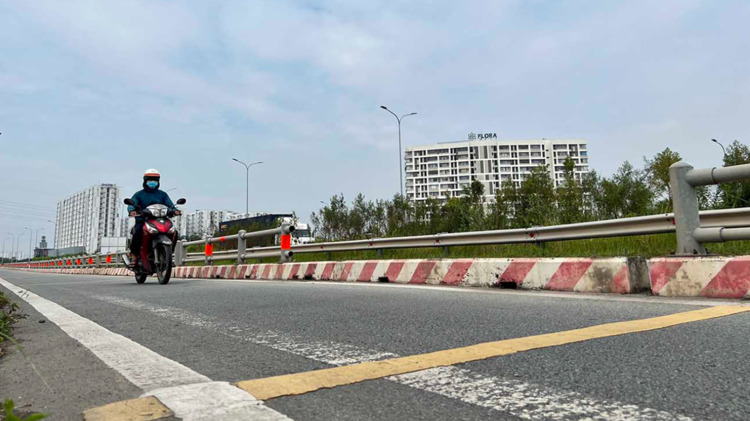 Đã bắt giữ người đàn ông trộm dải phân cách đường dẫn cao tốc TP HCM - Long Thành