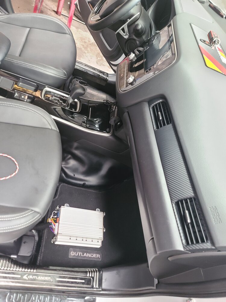 Mitsubishi Outlander nâng cấp âm thanh JBL hàng hiệu made in Usa và Bose made in Germany.