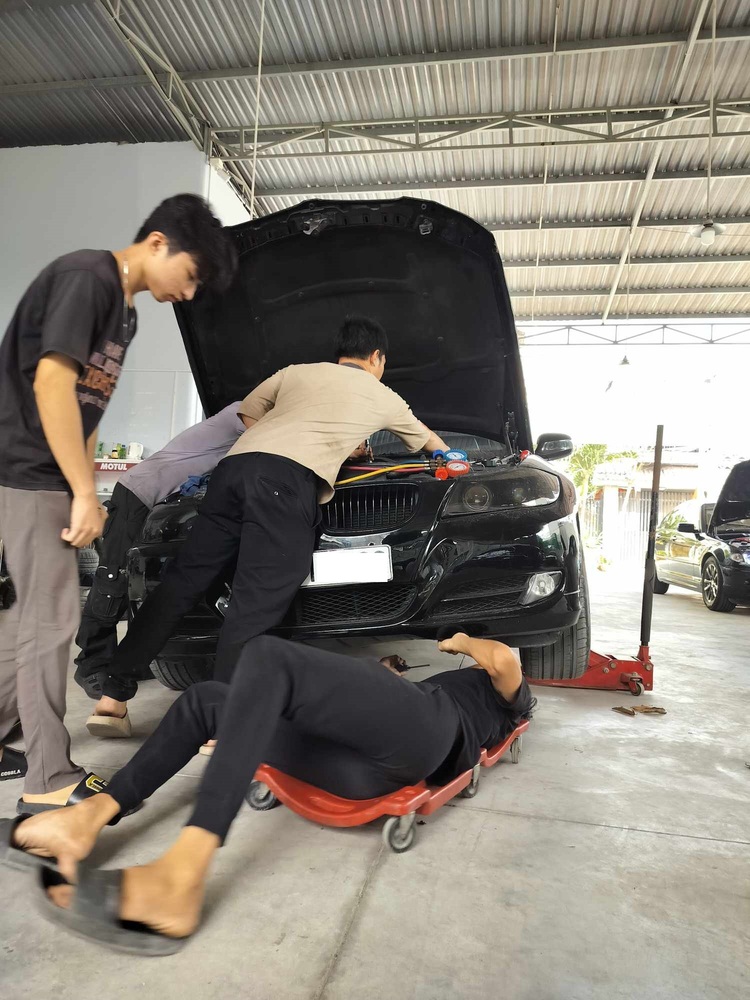 GARAGE TÍN PHÁT. 2/117 Đường Số 8,Bình Hưng Hòa,Bình Tân (Đối diện Aeon Tân Phú).