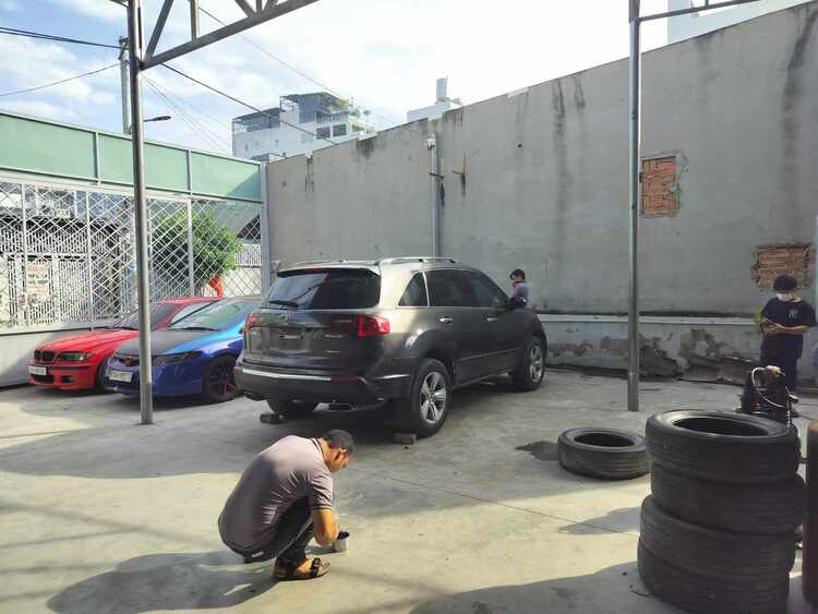 GARAGE TÍN PHÁT. 2/117 Đường Số 8,Bình Hưng Hòa,Bình Tân (Đối diện Aeon Tân Phú).