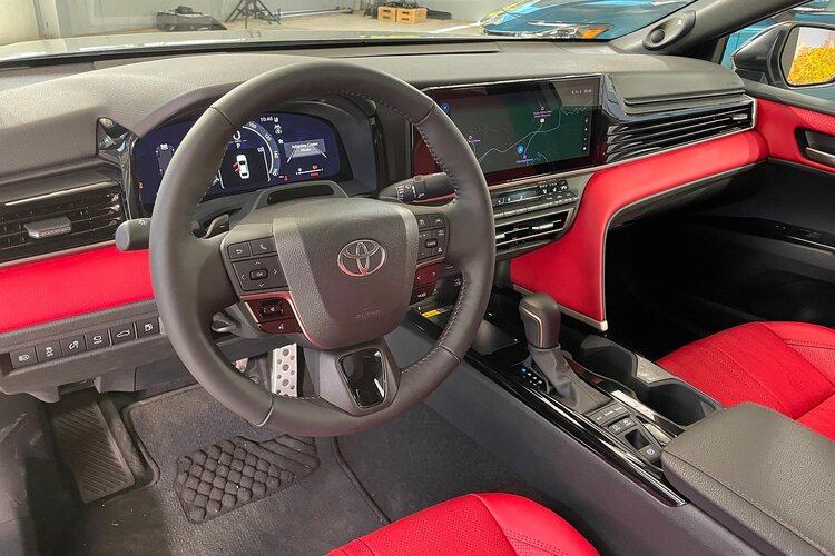 Toyota Camry 2025 15.jpg