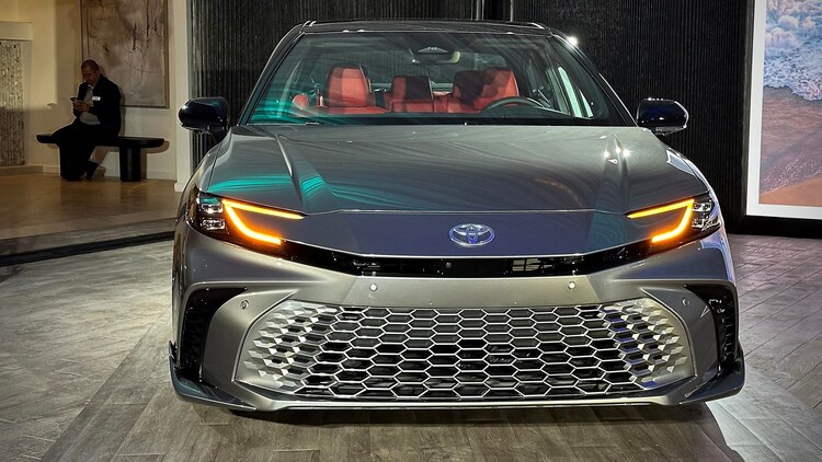 Toyota Camry 2025 1.jpg