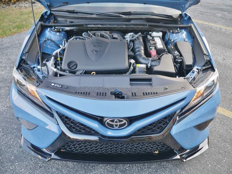 Toyota_Camry_TRD_V6_engine_.jpg