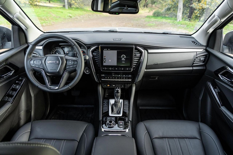 Mitsubishi Pajero Sport Black Edition về đại lý, bổ sung trang bị, giá không đổi Mitsubishi Pajero Sport Black Edition về đại lý, bổ sung trang bị, giá không đổi