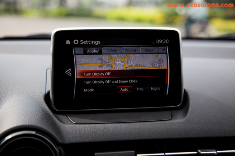 Cận cảnh Mazda2 2015 phiên bản sedan tại Việt Nam Cận cảnh Mazda2 2015 phiên bản sedan tại Việt Nam