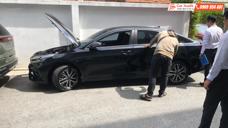 Xe mới từ đại lý ra, chưa bấm biển những khách vẫn gọi Car Audit đến kiểm tra - Nguyên nhân do đâu?