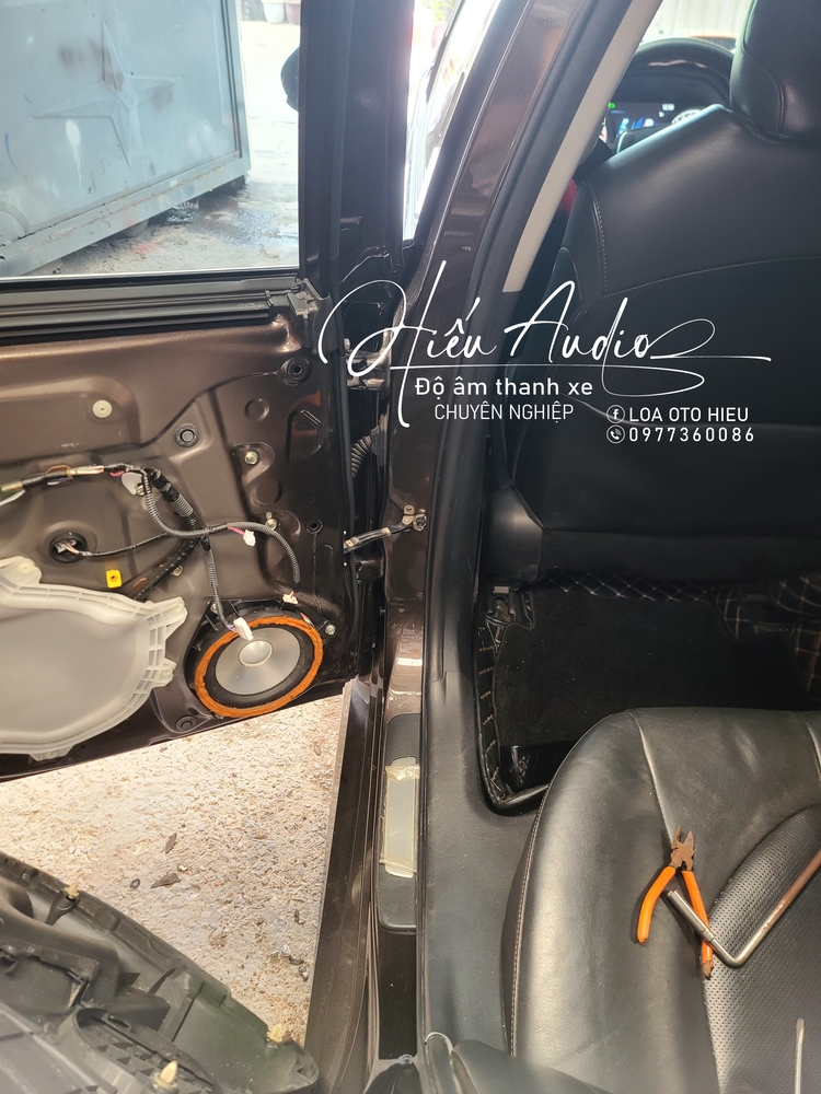 Tháo bỏ âm thanh JBL made in china của Camry bản full 2020 -  Nâng Cấp âm thanh JBL made in Mexico xịn sò hơn.