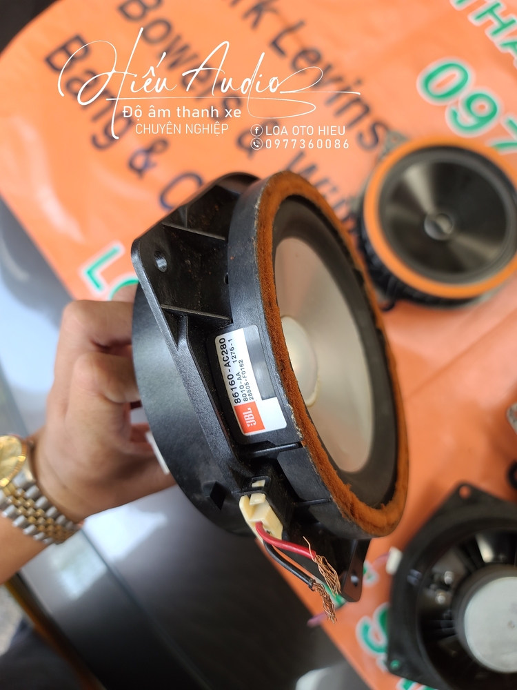 Tháo bỏ âm thanh JBL made in china của Camry bản full 2020 -  Nâng Cấp âm thanh JBL made in Mexico xịn sò hơn.