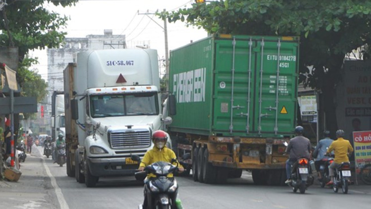 Ám ảnh 2 km đường "tử thần" ở Thủ Đức, chờ 8 năm chưa được mở rộng Ám ảnh 2 km đường "tử thần" ở Thủ Đức, chờ 8 năm chưa được mở rộng