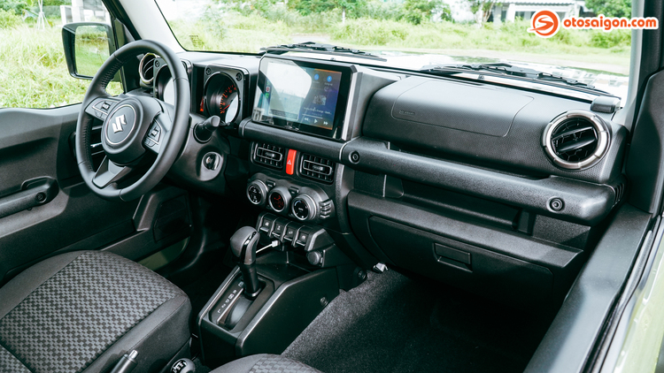 Suzuki Jimny về đại lý, dự kiến mở bán vào năm sau, giá vẫn chưa công bố