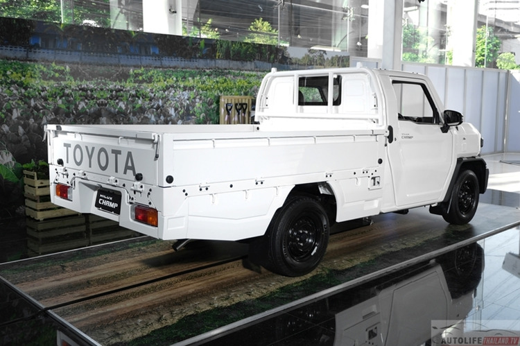 Bán tải Toyota Hilux Champ trình làng tại Thái Lan, 4 tùy chọn động cơ, giá từ 317 triệu đồng