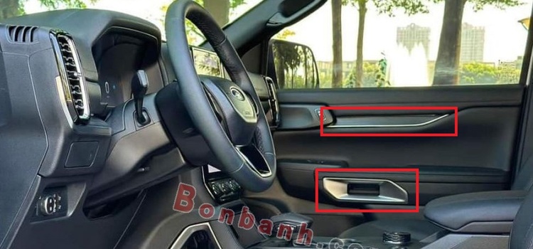 Ford Everest 2022 bản tiêu chuẩn Ambiente giá 1,1 tỷ có mặt tại đại lý: Trang bị đáng giá cho xe 1 tỷ nếu không có "lạc"