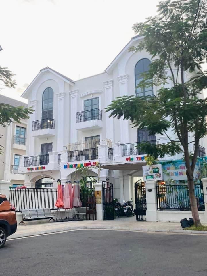 VINHOMES GRAND PARK QUẬN 9 LÀ CÁI “BẪY GẤU” CHO NHỮNG KHÁCH YÊU MÀU HỒNG! VINHOMES GRAND PARK QUẬN 9 LÀ CÁI “BẪY GẤU” CHO NHỮNG KHÁCH YÊU MÀU HỒNG!