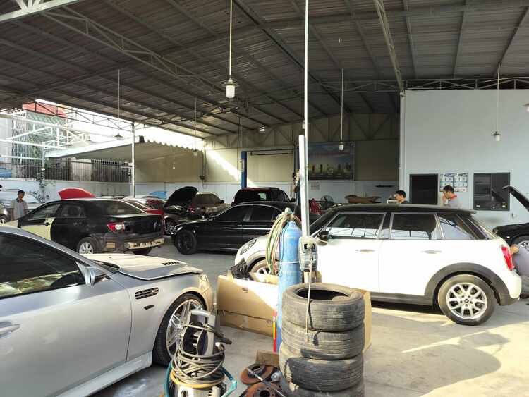 GARAGE TÍN PHÁT. 2/117 Đường Số 8,Bình Hưng Hòa,Bình Tân (Đối diện Aeon Tân Phú).