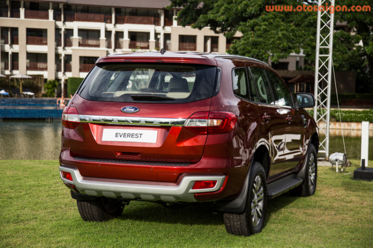 Xem trước Ford Everest 2016 chuẩn bị về Việt Nam