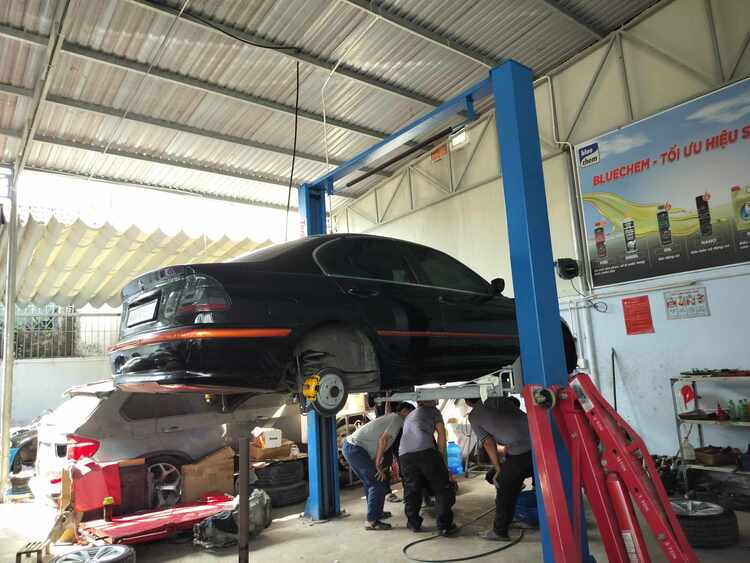 GARAGE TÍN PHÁT. 2/117 Đường Số 8,Bình Hưng Hòa,Bình Tân (Đối diện Aeon Tân Phú).