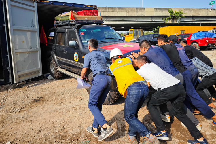 Đội Việt Nam chinh phục Rainforest Challenge 2023 tại Malaysia