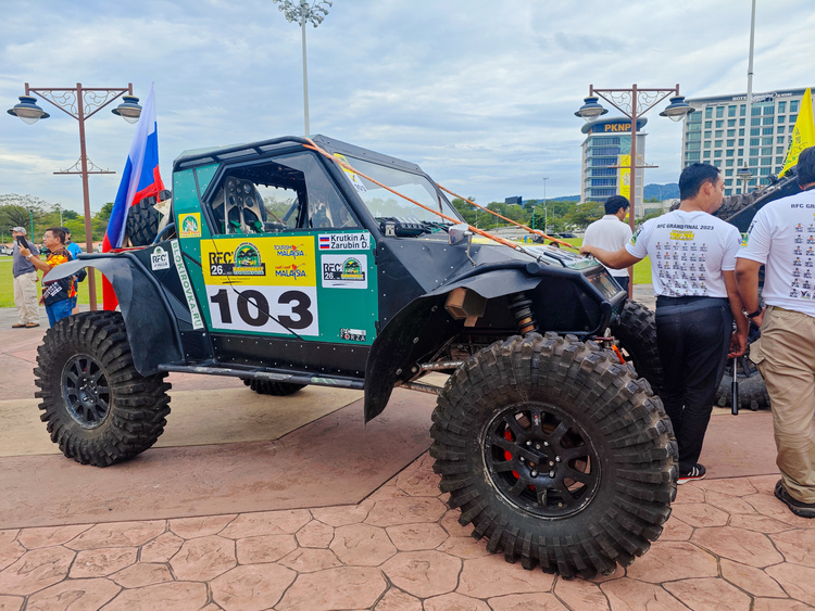 Đội Việt Nam chinh phục Rainforest Challenge 2023 tại Malaysia