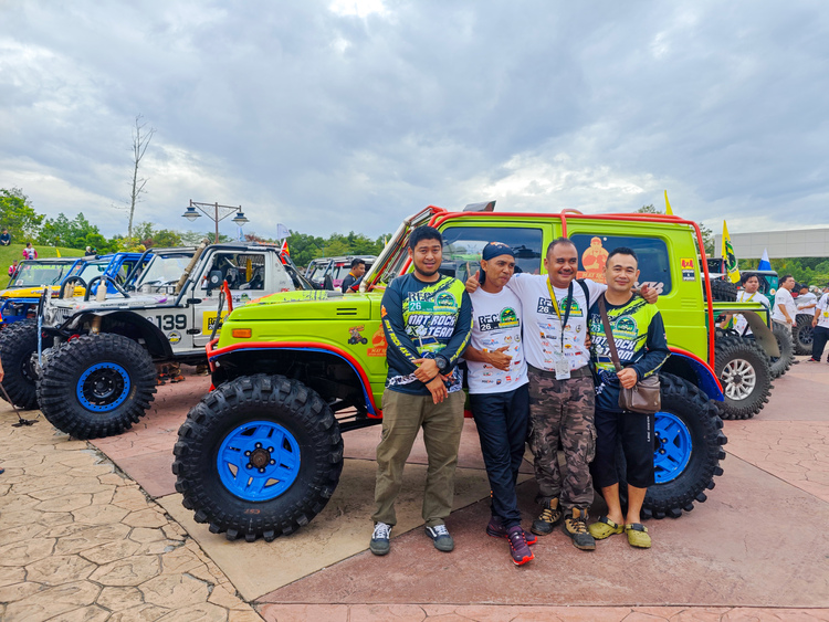 Đội Việt Nam chinh phục Rainforest Challenge 2023 tại Malaysia