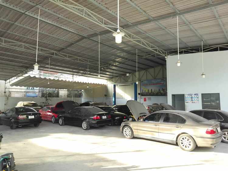 GARAGE TÍN PHÁT. 2/117 Đường Số 8,Bình Hưng Hòa,Bình Tân (Đối diện Aeon Tân Phú).