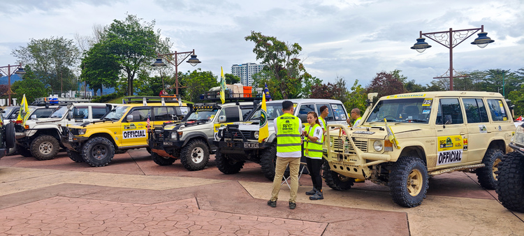 Đội Việt Nam chinh phục Rainforest Challenge 2023 tại Malaysia