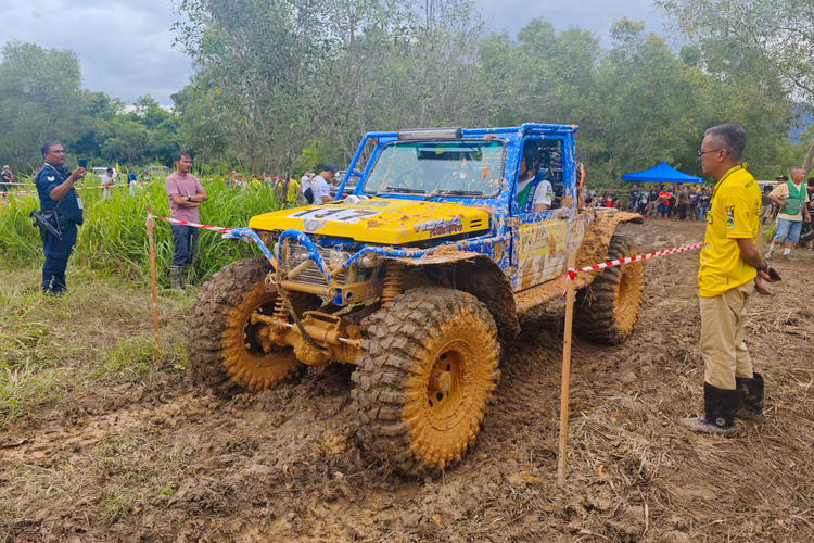 Đội Việt Nam chinh phục Rainforest Challenge 2023 tại Malaysia