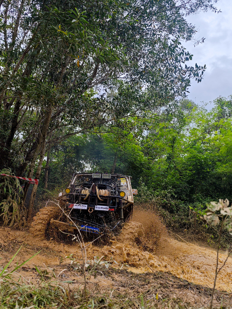 Đội Việt Nam chinh phục Rainforest Challenge 2023 tại Malaysia