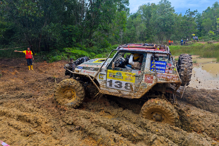 Đội Việt Nam chinh phục Rainforest Challenge 2023 tại Malaysia