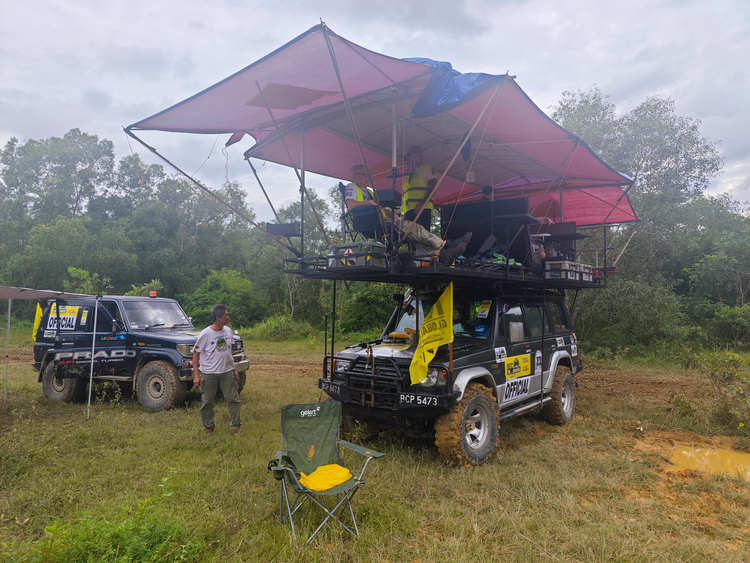 Đội Việt Nam chinh phục Rainforest Challenge 2023 tại Malaysia