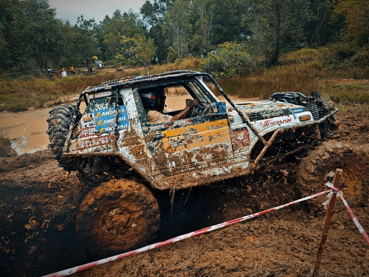 Đội Việt Nam chinh phục Rainforest Challenge 2023 tại Malaysia Đội Việt Nam chinh phục Rainforest Challenge 2023 tại Malaysia