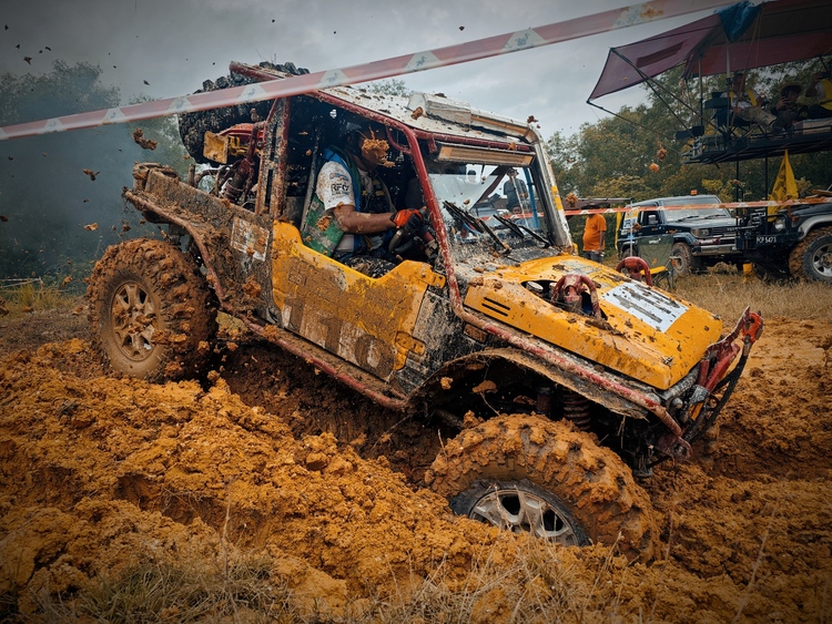 Đội Việt Nam chinh phục Rainforest Challenge 2023 tại Malaysia Đội Việt Nam chinh phục Rainforest Challenge 2023 tại Malaysia