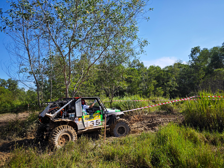 Đội Việt Nam chinh phục Rainforest Challenge 2023 tại Malaysia