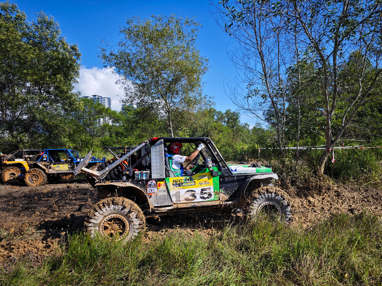 Đội Việt Nam chinh phục Rainforest Challenge 2023 tại Malaysia