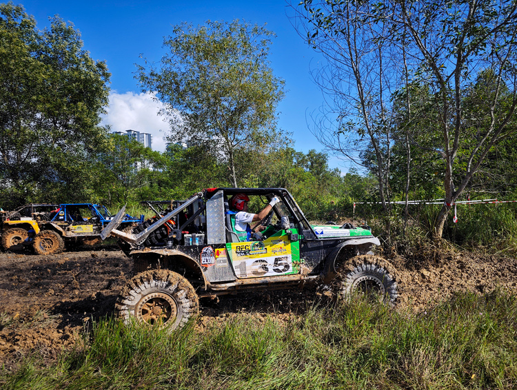 Đội Việt Nam chinh phục Rainforest Challenge 2023 tại Malaysia