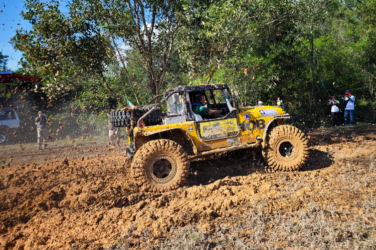 Đội Việt Nam chinh phục Rainforest Challenge 2023 tại Malaysia