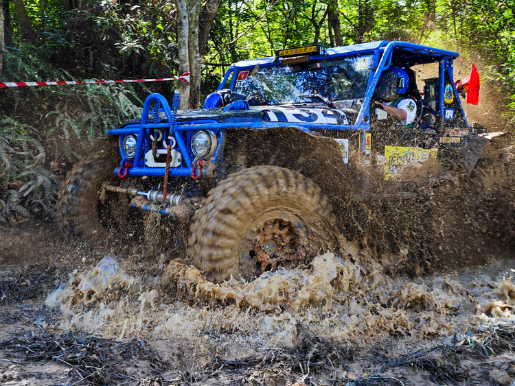 Đội Việt Nam chinh phục Rainforest Challenge 2023 tại Malaysia