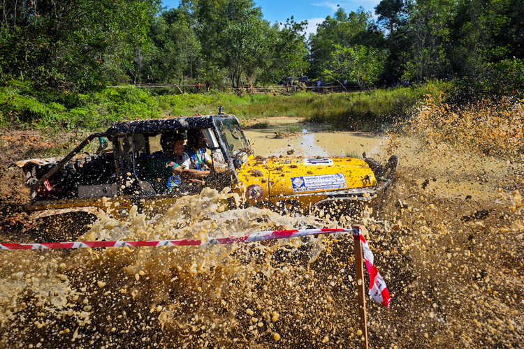 Đội Việt Nam chinh phục Rainforest Challenge 2023 tại Malaysia