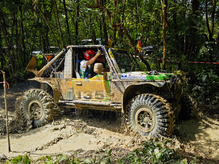 Đội Việt Nam chinh phục Rainforest Challenge 2023 tại Malaysia